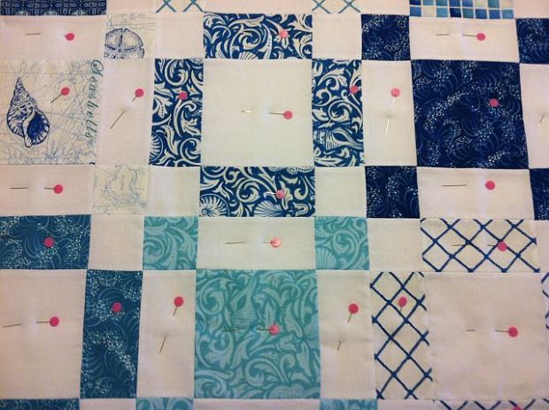 Pinmoors Christa’s Quilt Along 4.6 – Basting Sea of Squares – Christa Quilts