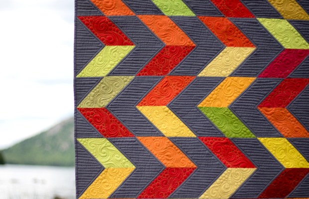 feathered_chevrons_quilting