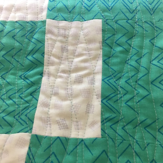 Overlapping wavy lines