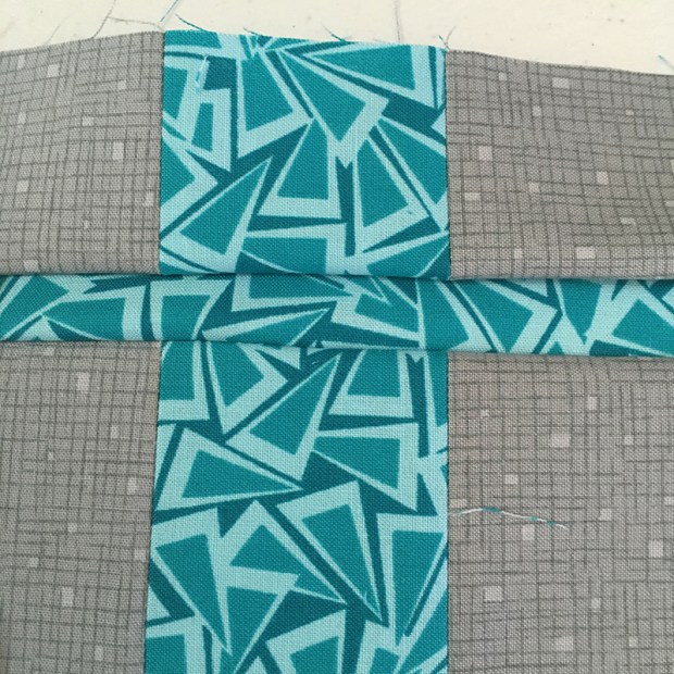 Aligning units for quilt blocks