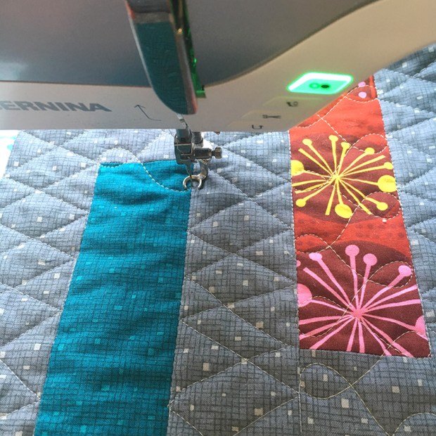 Free Motion Quilting on Dot n Dash Quilt