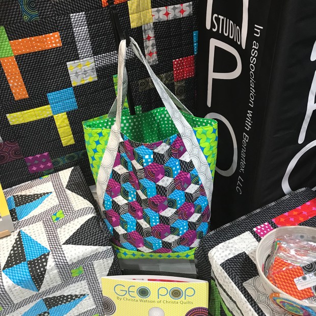 Woven Bag with Geo Pop