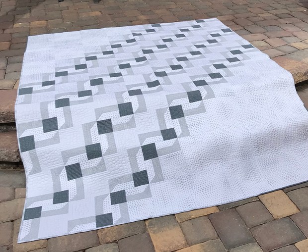 Interlinked Quilt by Christa Watson